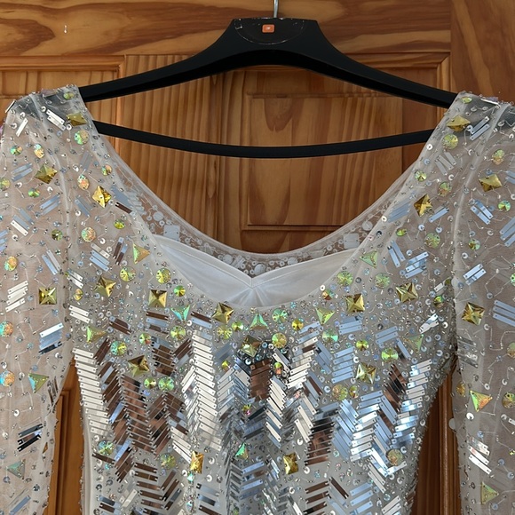 Sparkly long sleeve mini dress with round neckline - size 1/2 - white/sparkles - Picture 6 of 9